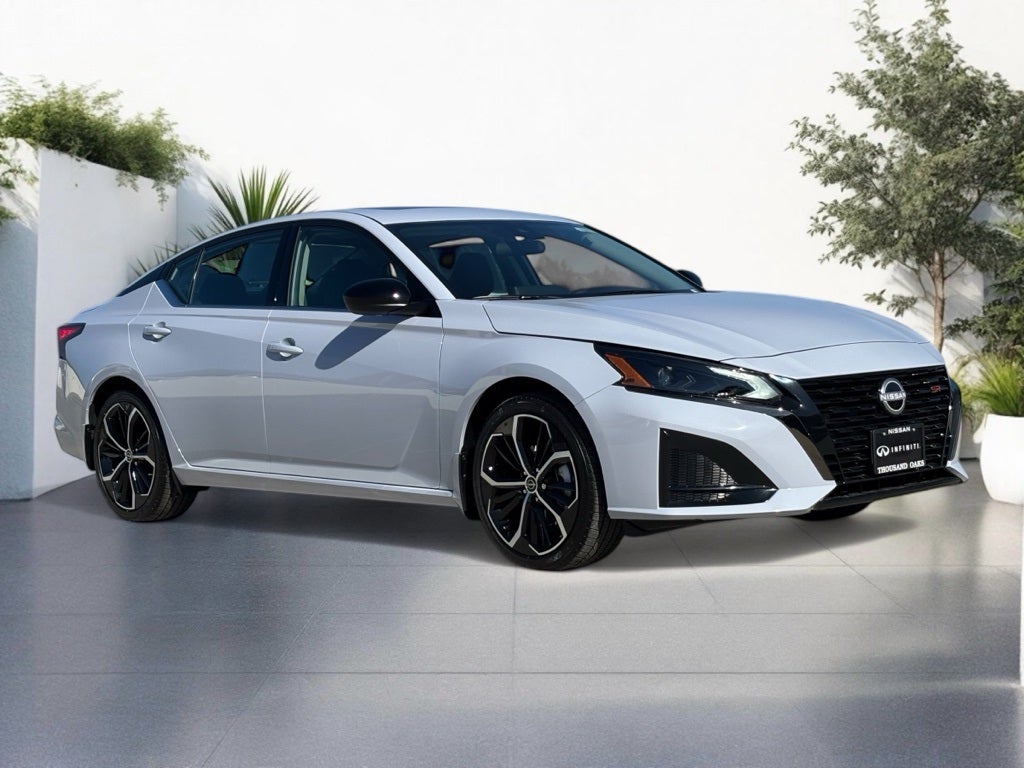 2025 Nissan Altima SR