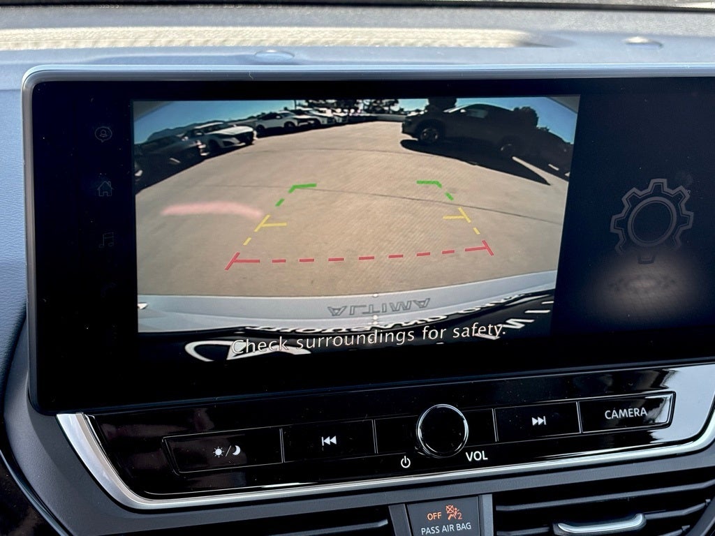 2025 Nissan Altima SR