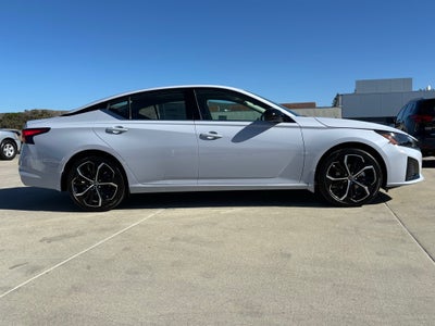 2025 Nissan Altima SR