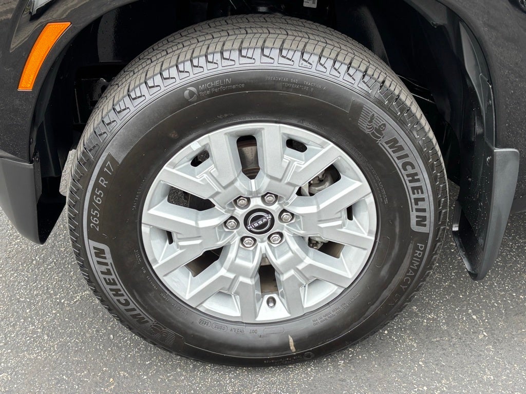 2023 Nissan Frontier SV