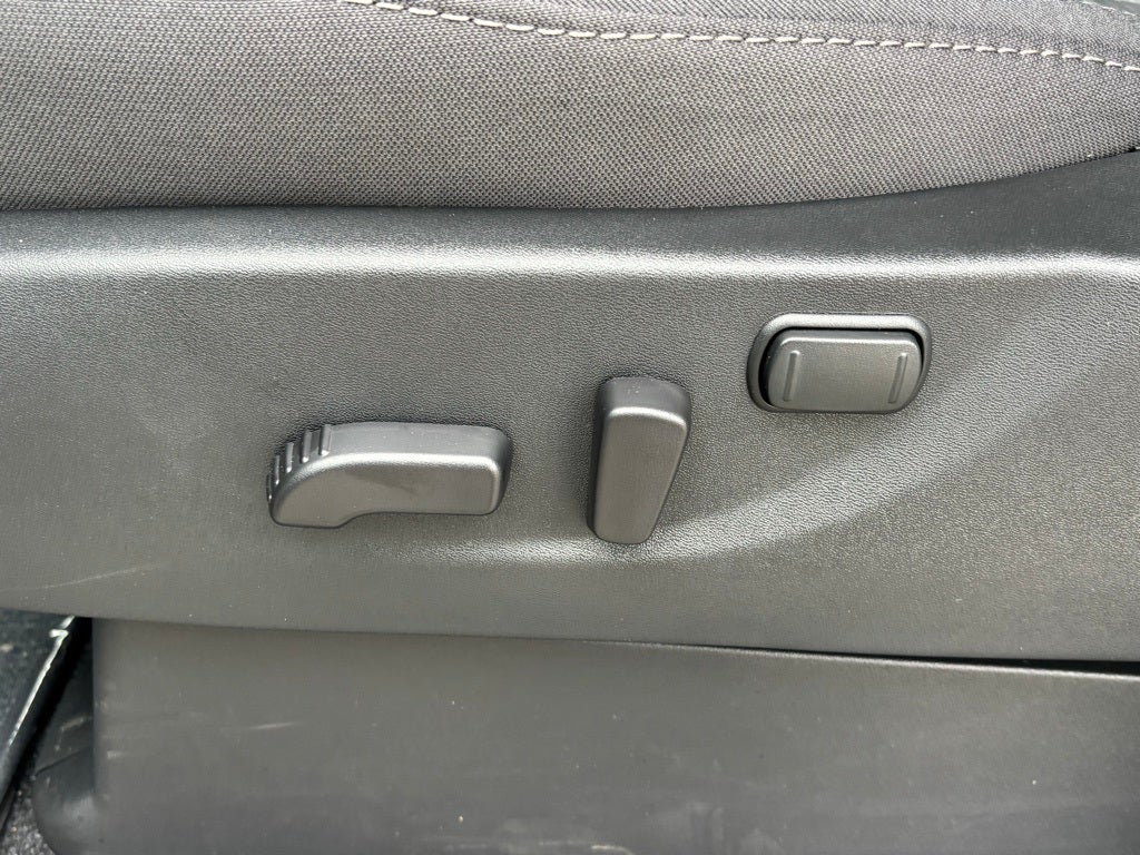 2025 Nissan Frontier Crew Cab SV