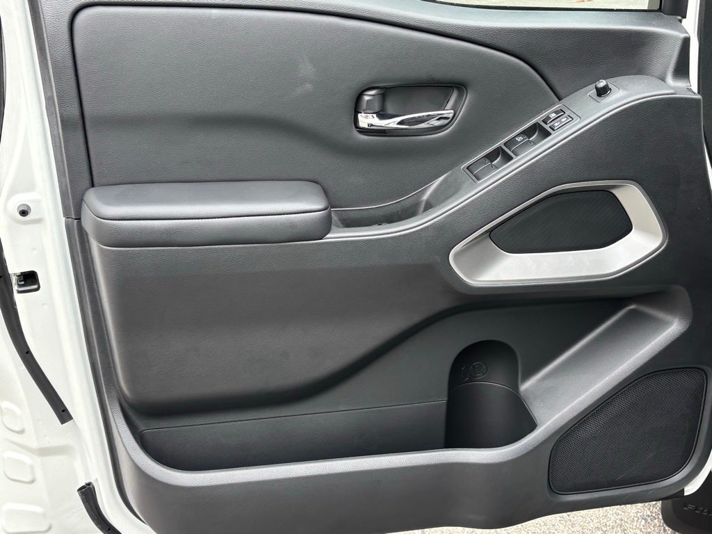 2025 Nissan Frontier Crew Cab SV