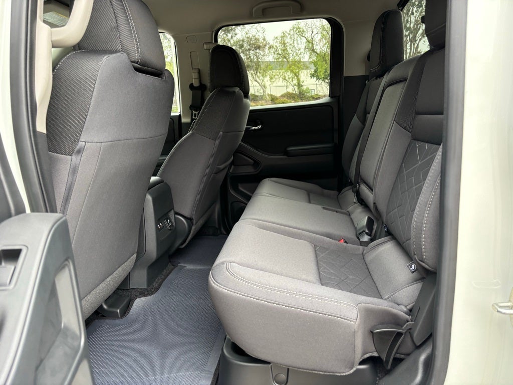 2025 Nissan Frontier Crew Cab SV