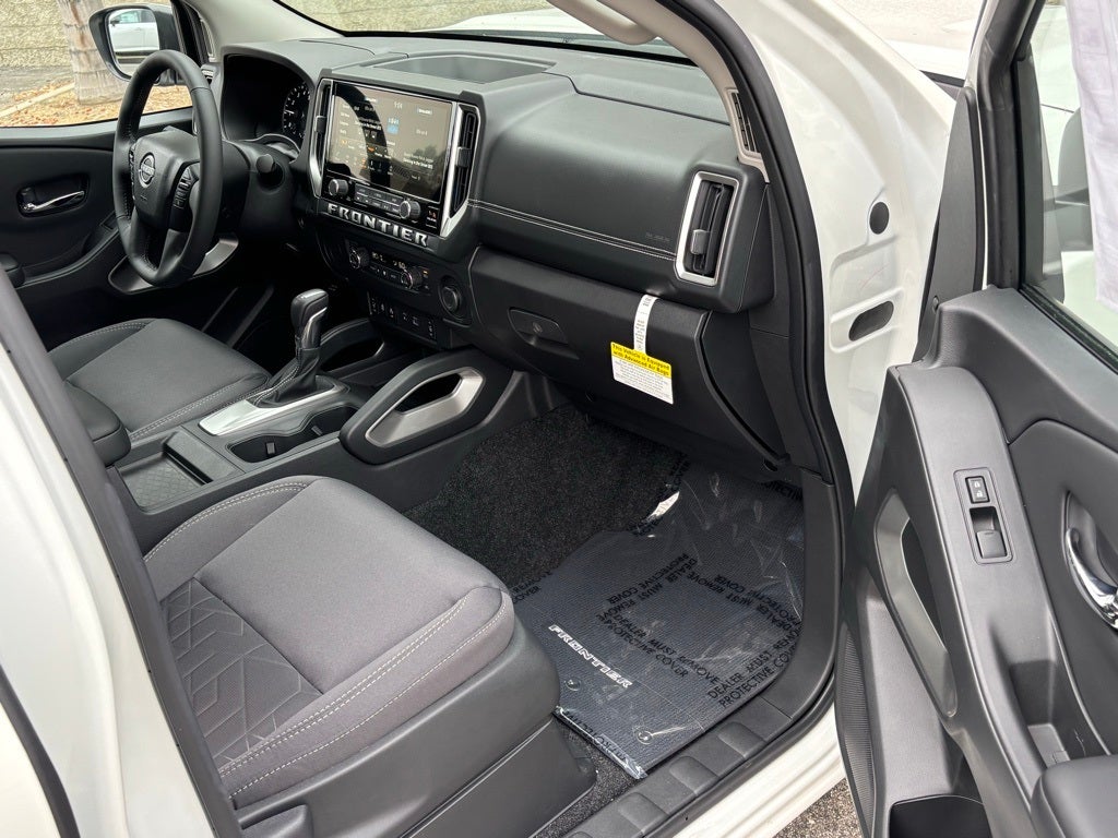 2025 Nissan Frontier Crew Cab SV