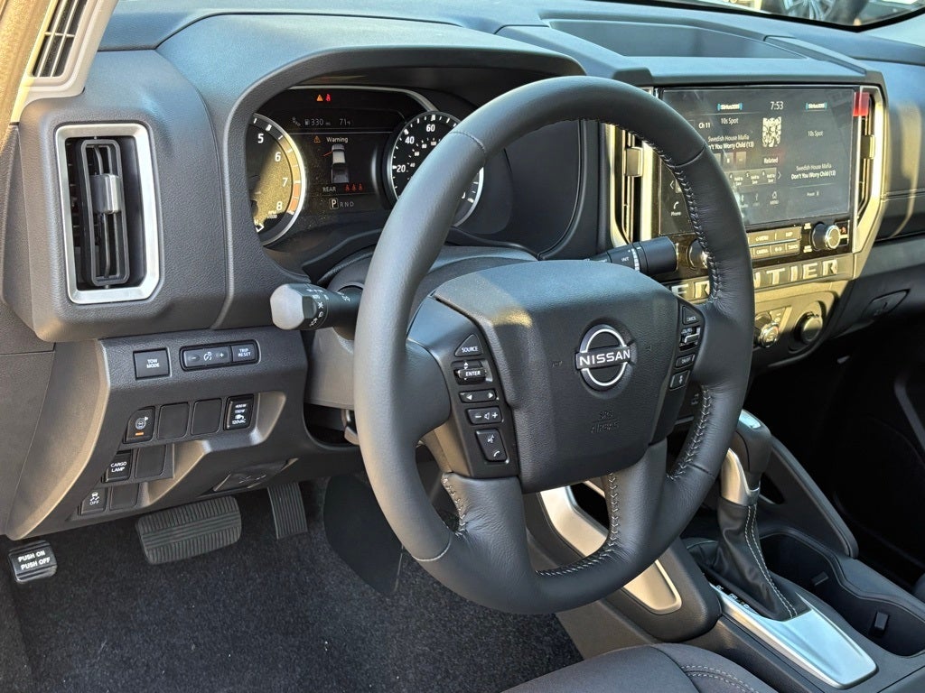 2025 Nissan Frontier Crew Cab SV