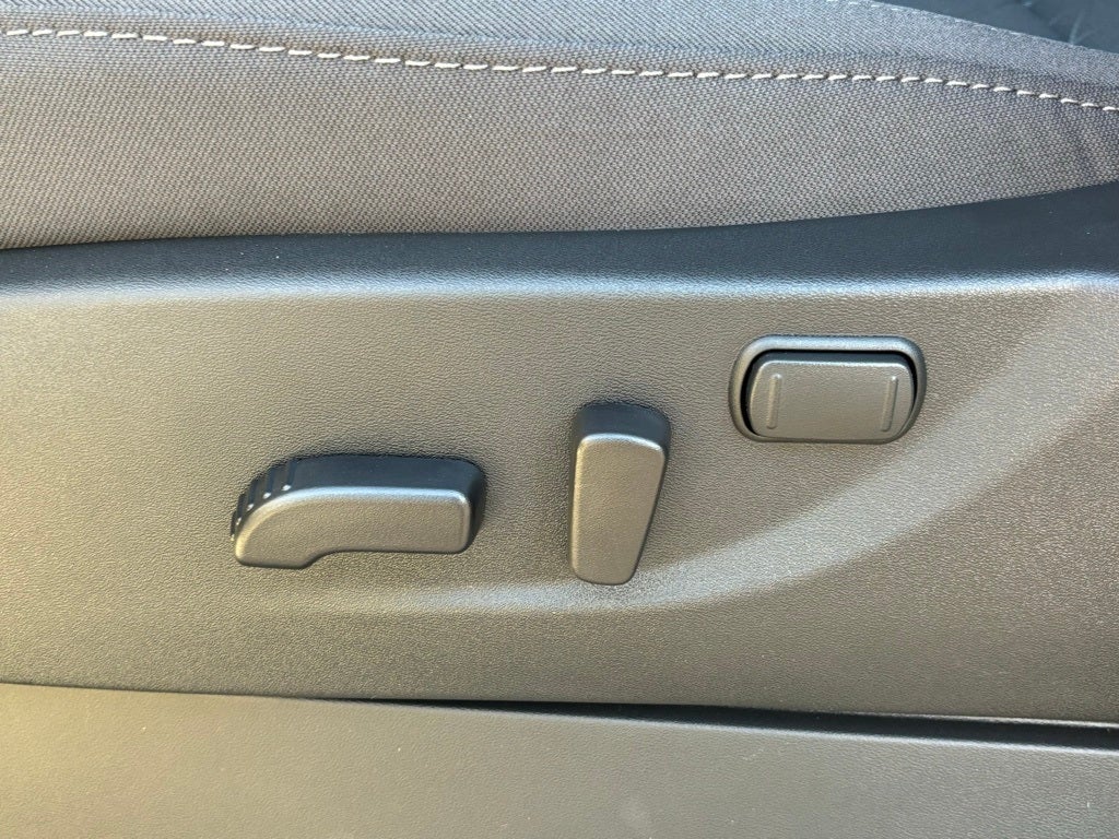 2025 Nissan Frontier Crew Cab SV