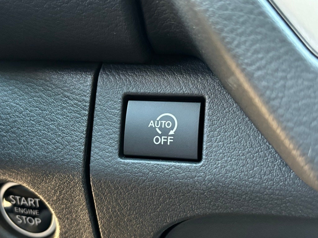 2025 Nissan Frontier Crew Cab SV