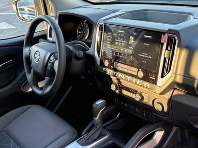 2025 Nissan Frontier Crew Cab SV