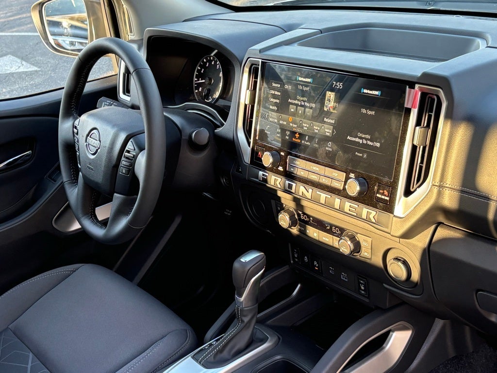 2025 Nissan Frontier Crew Cab SV