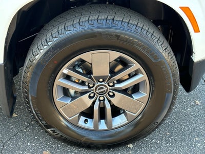 2025 Nissan Frontier Crew Cab SV