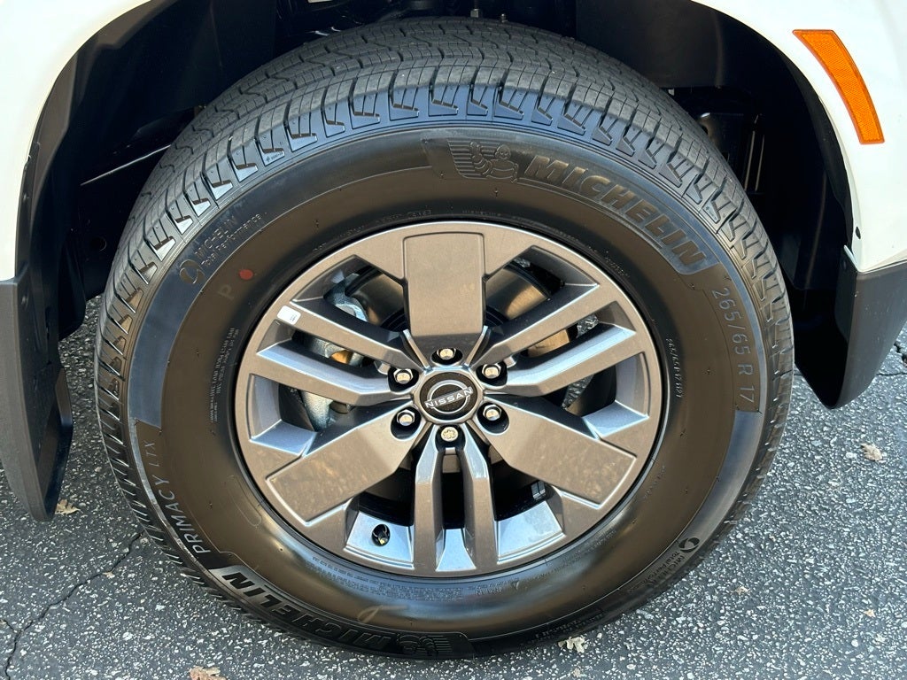 2025 Nissan Frontier Crew Cab SV