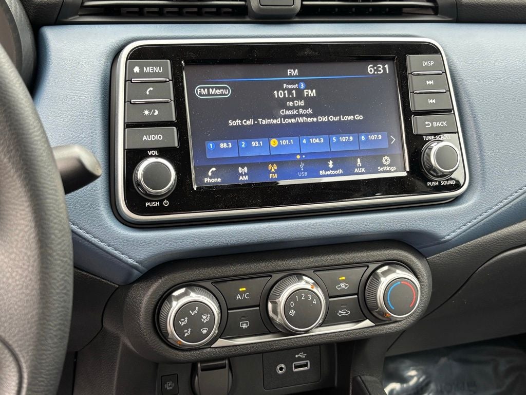 2025 Nissan Versa SV