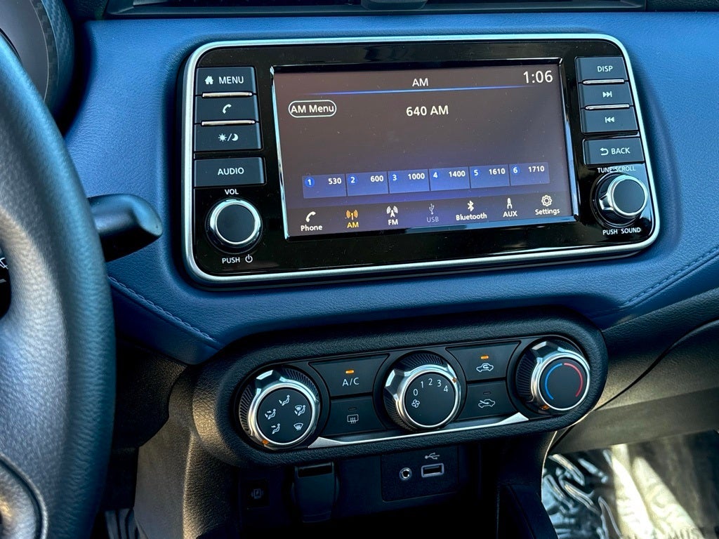 2025 Nissan Versa SV