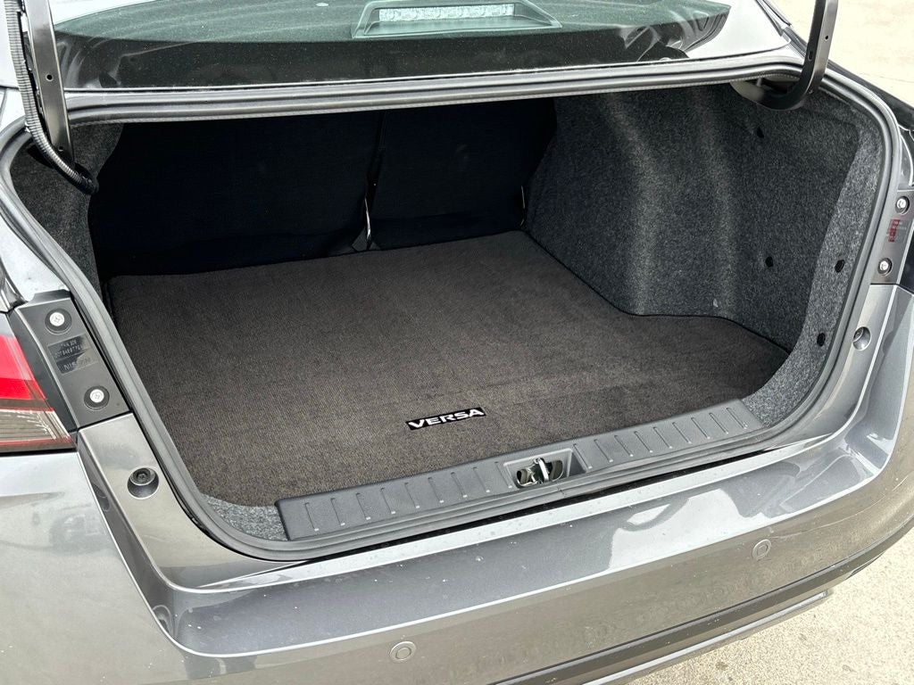 2025 Nissan Versa SR