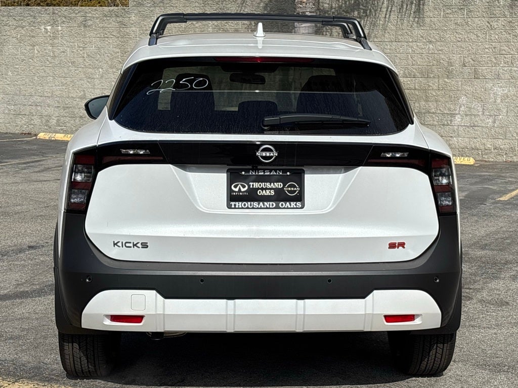 2025 Nissan Kicks SR