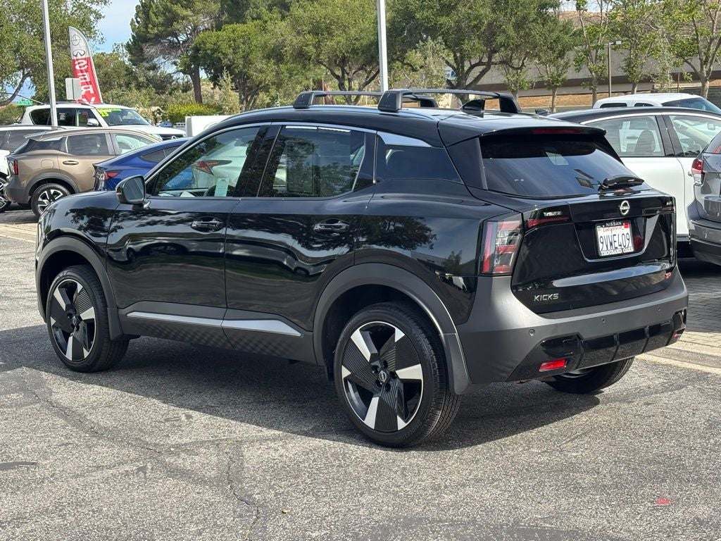 2025 Nissan Kicks SR