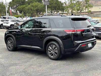 2024 Nissan Pathfinder SV