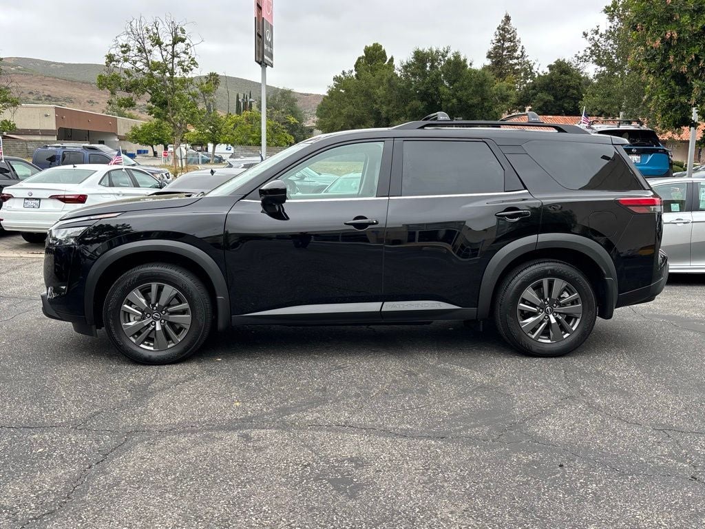 2024 Nissan Pathfinder SV