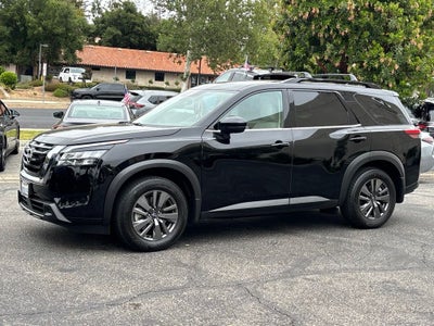2024 Nissan Pathfinder SV