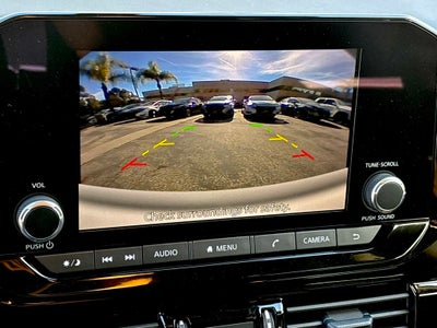 2025 Nissan Pathfinder SV