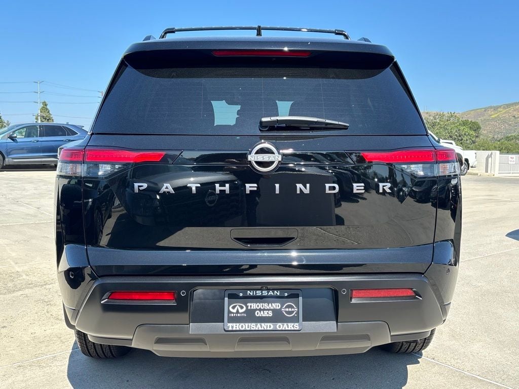 2026 Nissan Pathfinder SV
