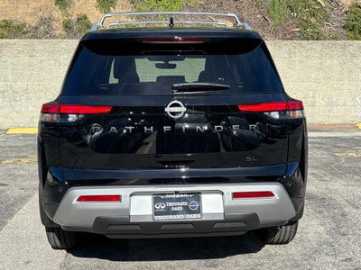 2025 Nissan Pathfinder SL