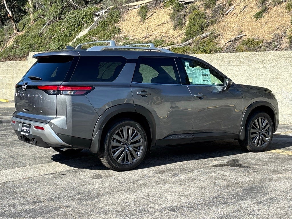2025 Nissan Pathfinder SL