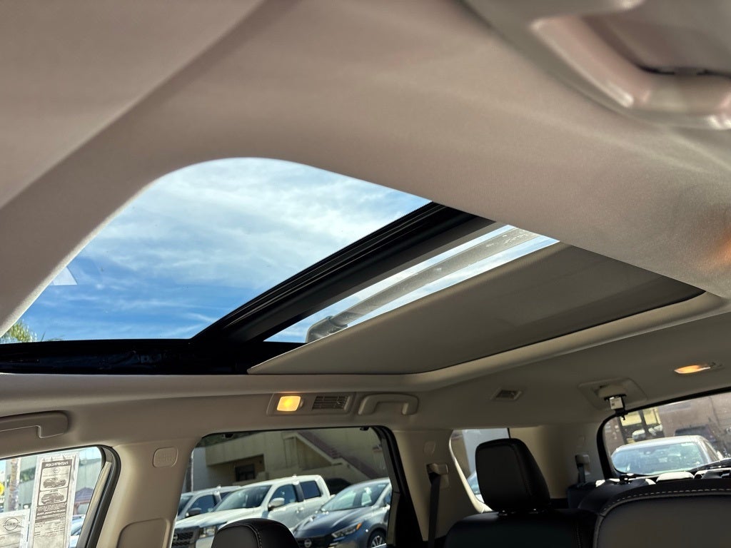 2025 Nissan Pathfinder SL