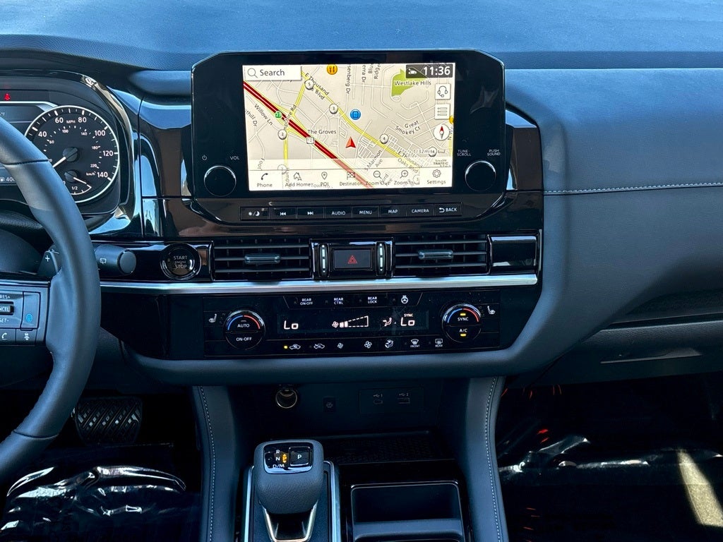 2025 Nissan Pathfinder SL