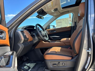 2025 Nissan Pathfinder Platinum