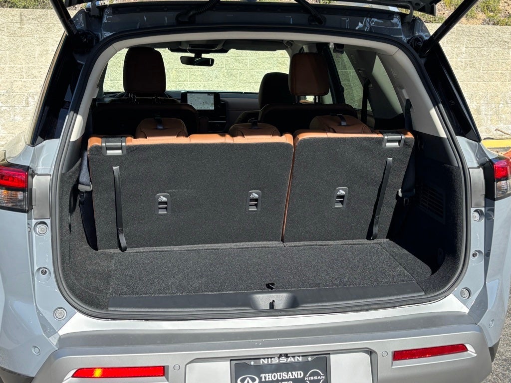 2025 Nissan Pathfinder Platinum