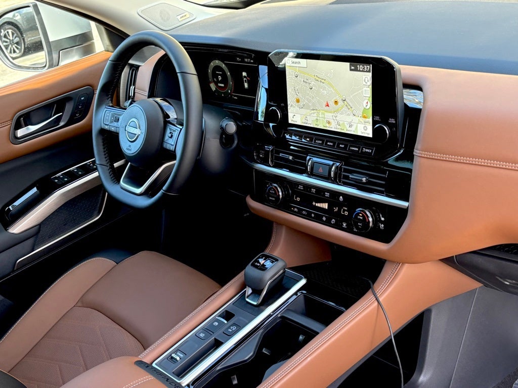 2025 Nissan Pathfinder Platinum