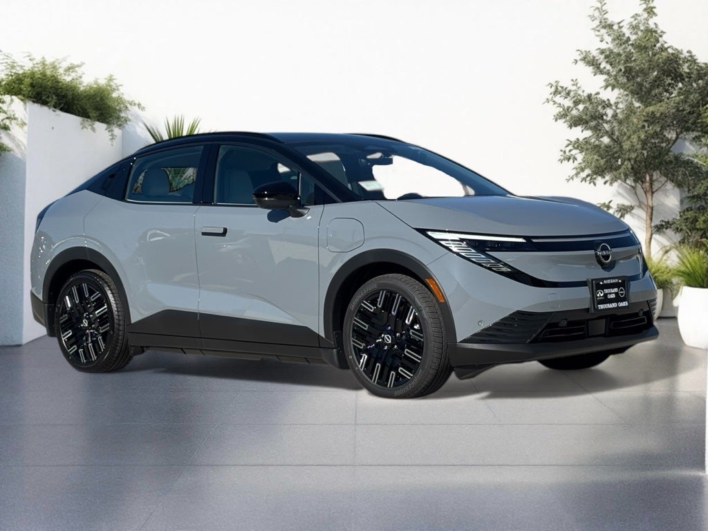 2026 Nissan LEAF Platinum+