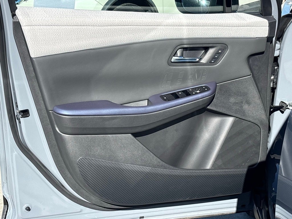 2026 Nissan LEAF Platinum+