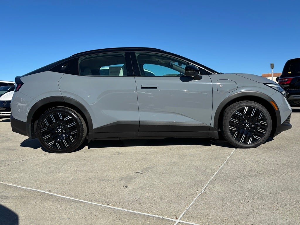 2026 Nissan LEAF Platinum+