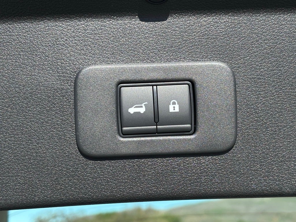 2026 Nissan LEAF Platinum+