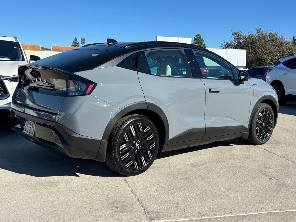 2026 Nissan LEAF Platinum+