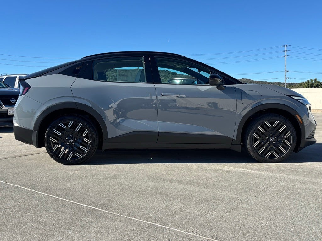 2026 Nissan LEAF Platinum+