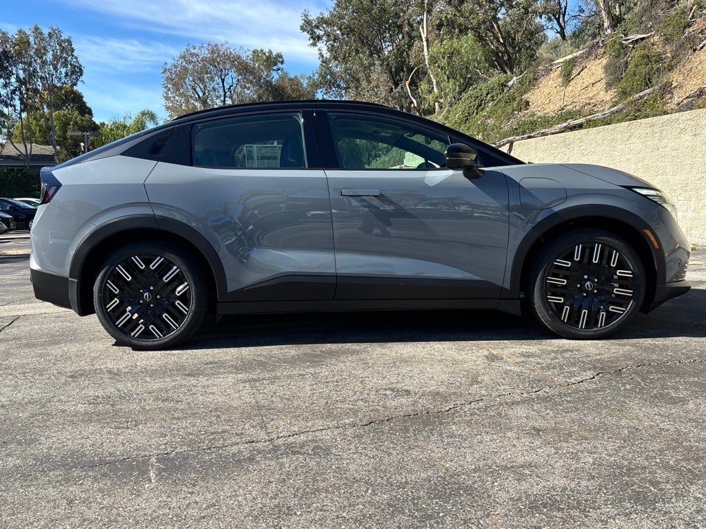 2026 Nissan LEAF Platinum+