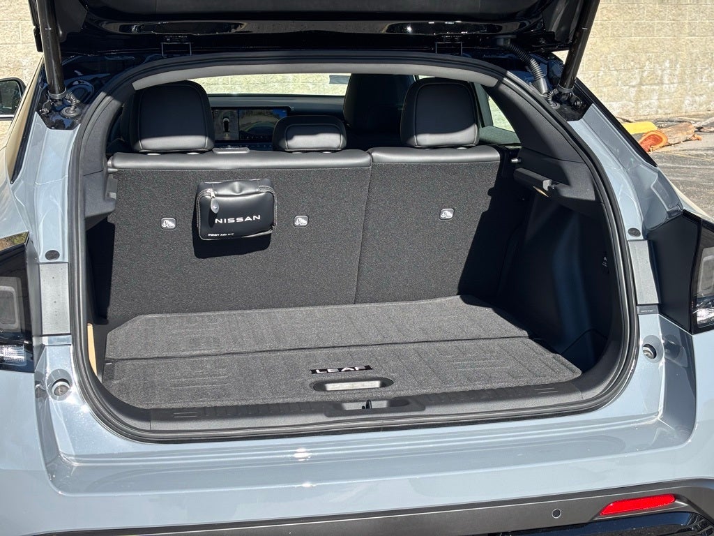 2026 Nissan LEAF Platinum+