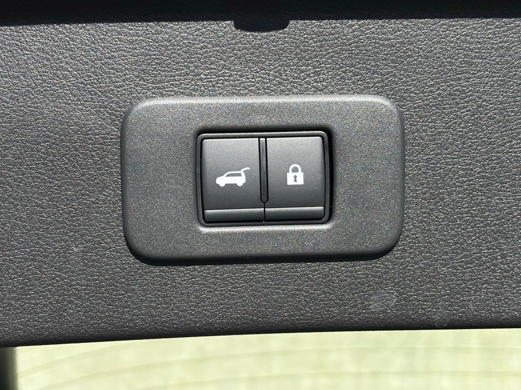 2026 Nissan LEAF Platinum+