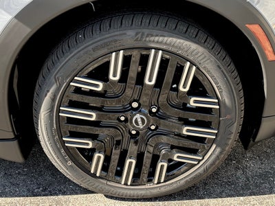 2026 Nissan LEAF Platinum+