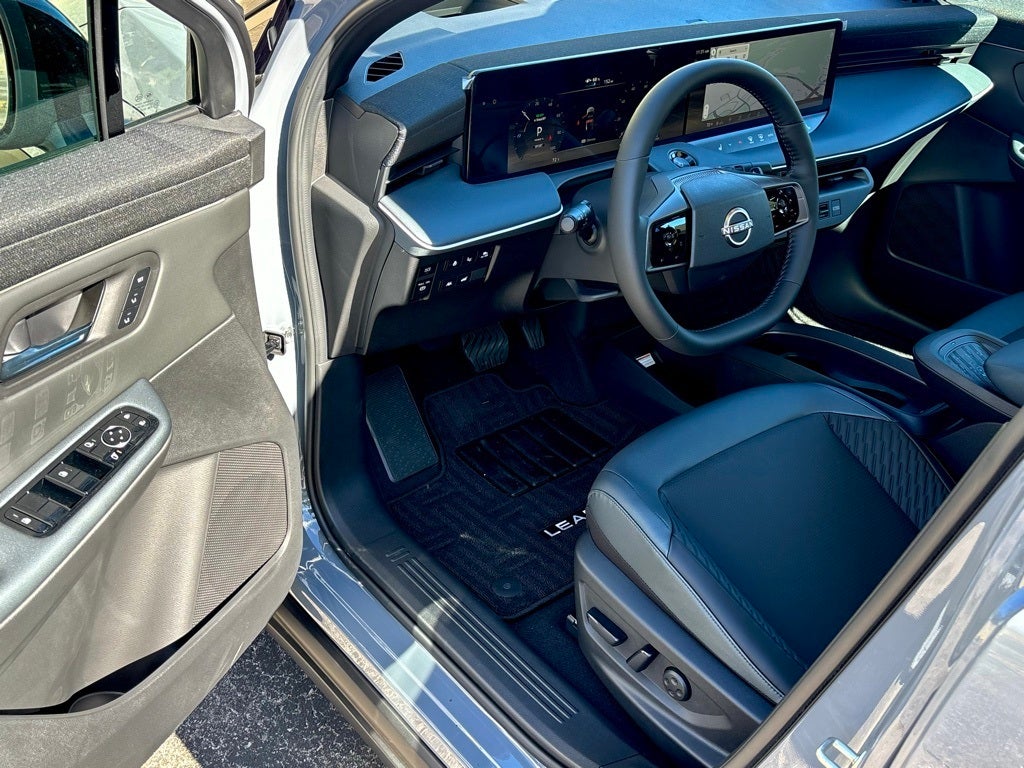 2026 Nissan LEAF Platinum+