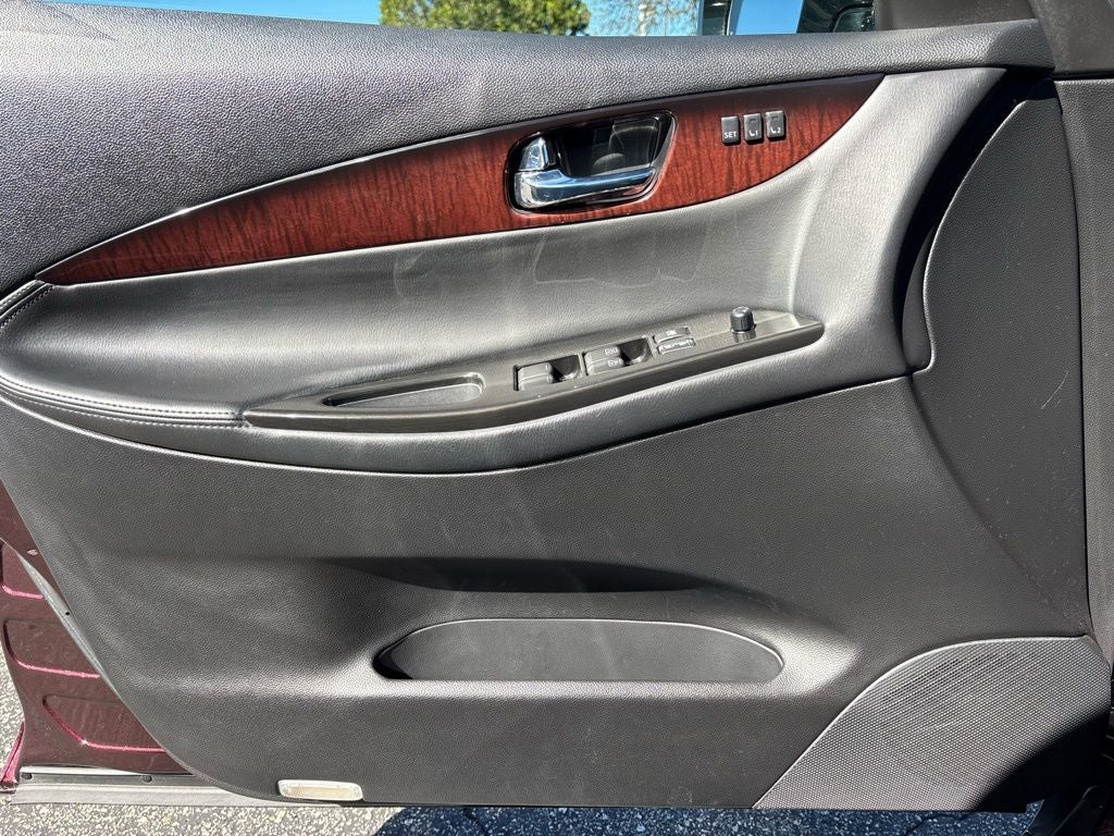 2016 INFINITI QX50 Base